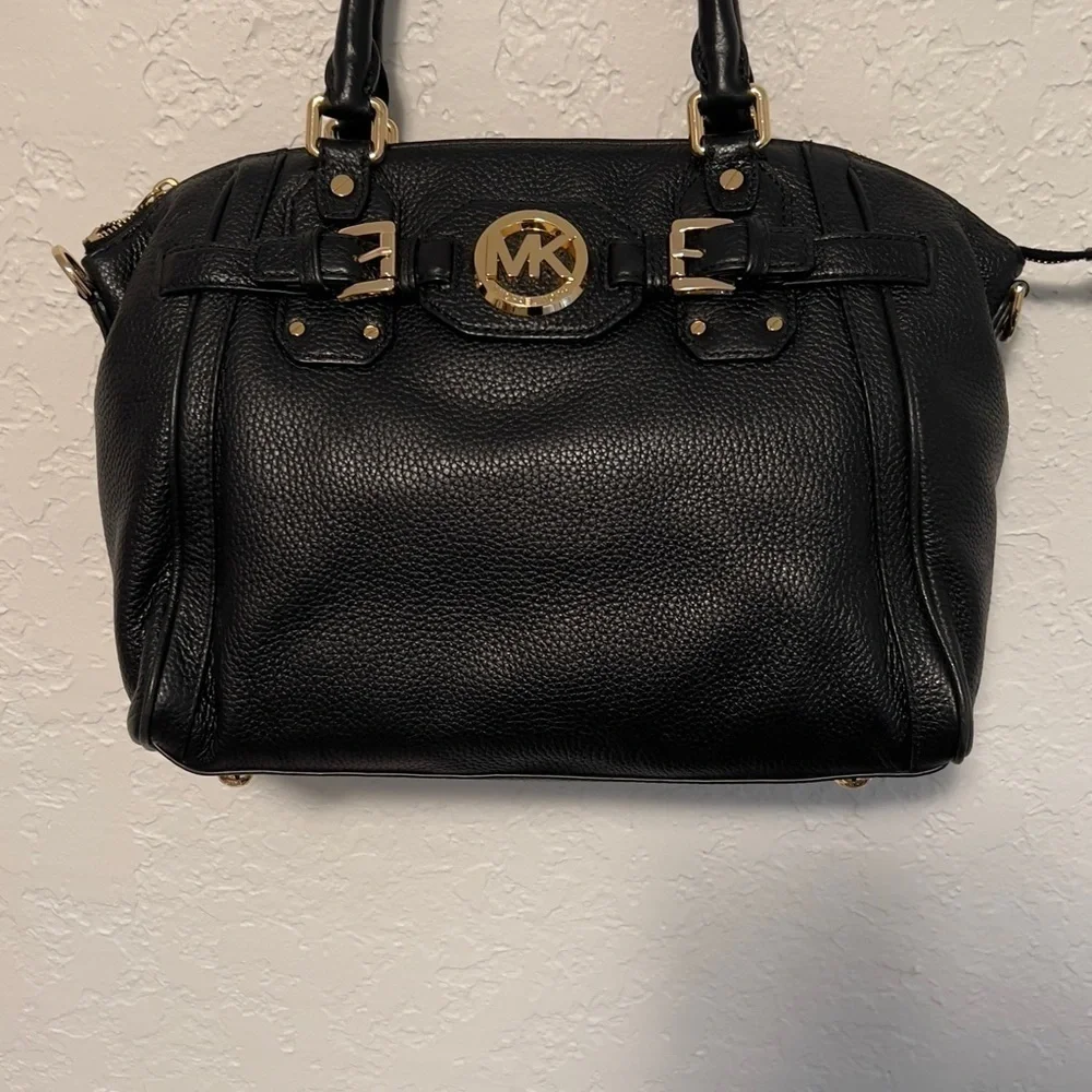 Michael Kors leather bag - Picture 2 of 8